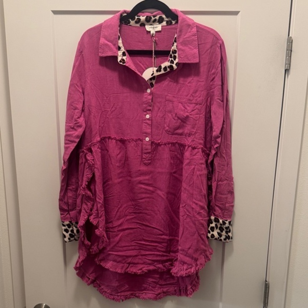 🆕 Umgee Fuchsia Button Down Shirt with Leopard Accents. L. NWT!💥💥